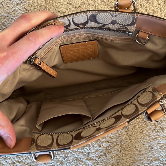 Coach handheld purse - Picture 3 of 3